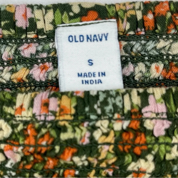Old Navy Smocked-Yoke Floral-Print Swing Top for Women - Picture 7 of 8